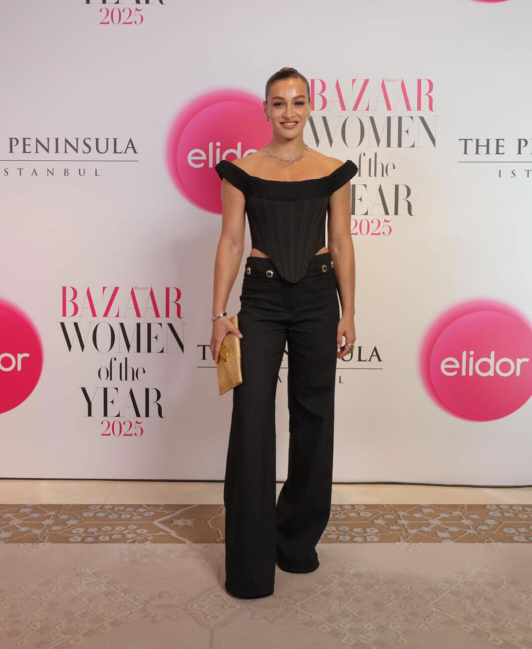 Buse Naz Çakıroğlu için Ece Şişik celebrity styling çalışması Harper's Bazaar Women Of The Year 2025