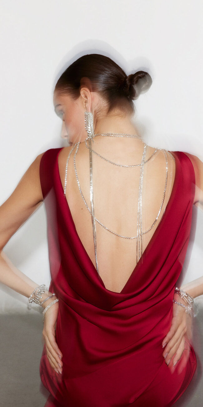 Happy to Wear FW 25-26 kampanyası için Ece Şişik styling çalışması