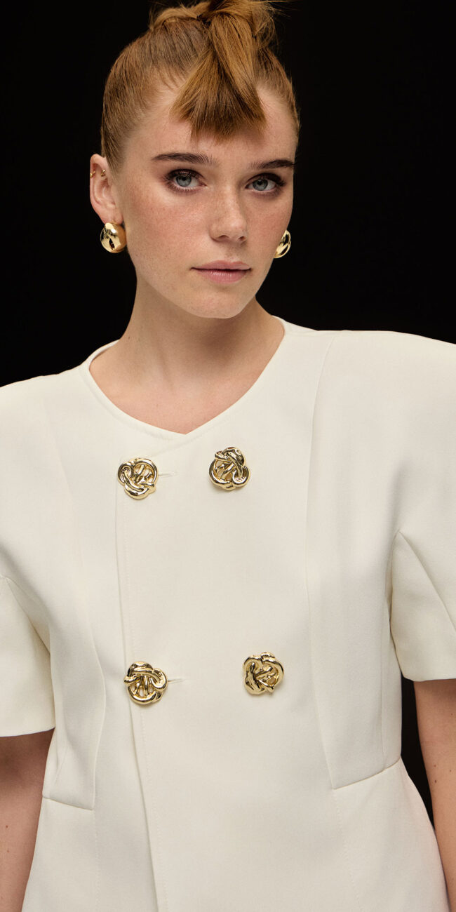 Happy to Wear SS 26 kampanyası için Ece Şişik styling çalışması